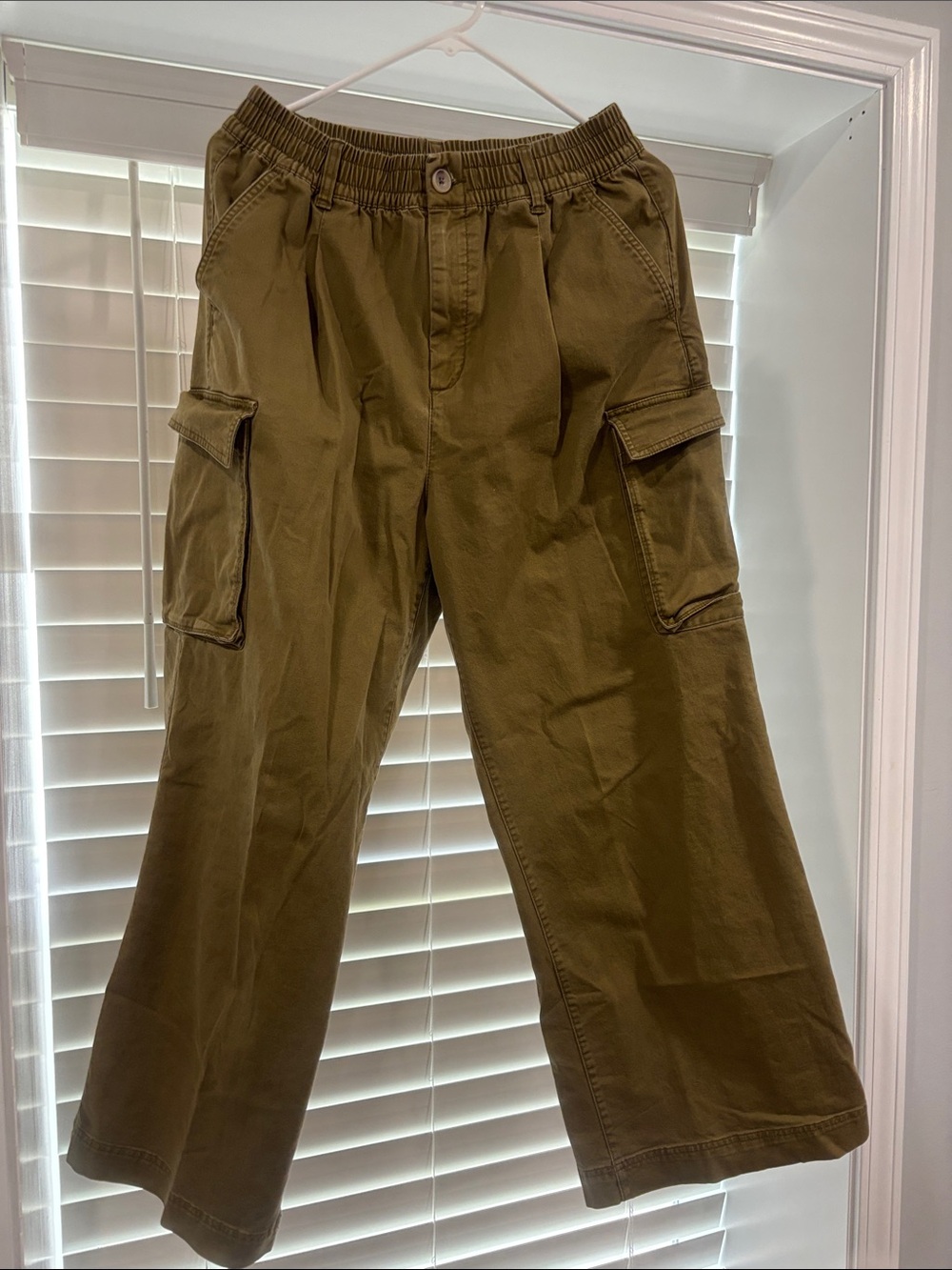 Old Navy Olive Green Wide-Leg Cargo Pants